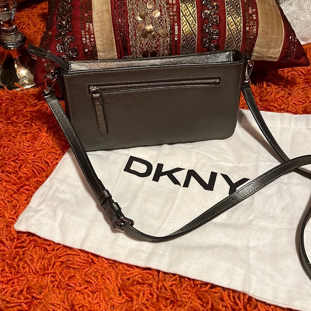 DKNY crossbody antique silver with dusk bag never used - Picture 3 of 6